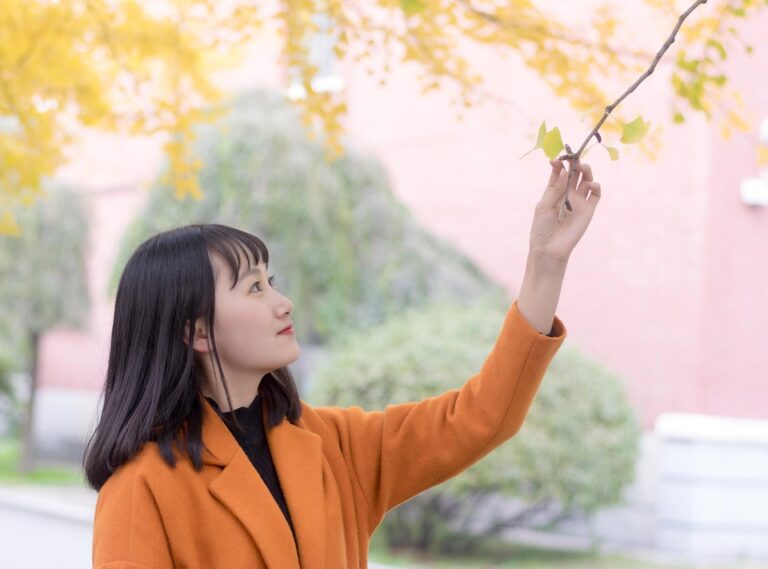Tak hanya itu, Universitas Satya Negara Indonesia juga memiliki dosen-dosen yang berkompeten dan berpengalaman di bidangnya masing-masing. Mereka tidak hanya menjadi pengajar, tetapi juga sebagai pembimbing dan motivator bagi mahasiswa untuk mencapai kesuksesan dalam karir mereka di masa depan.